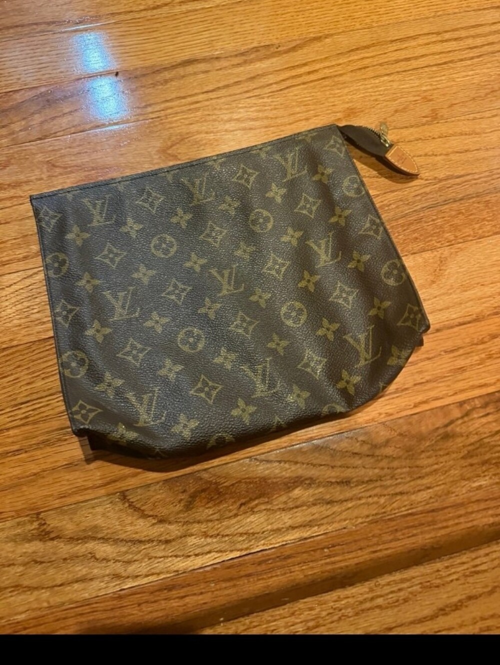 LV  TOILETRY 26 VINTAGE.